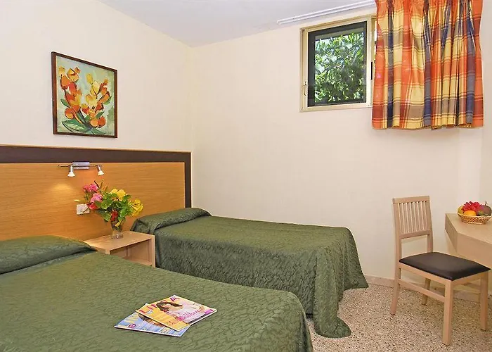 朵涅罗萨别墅酒店 2*